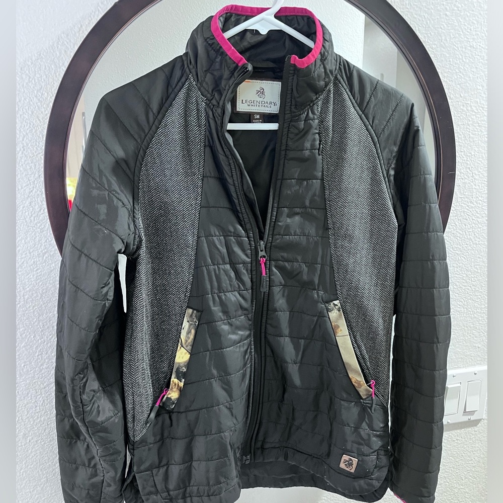 Legendary Whitetail Women’s Jacket size Medium Winter jacket Lightweight EUC - Picture 4 of 5
